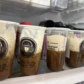 TeaDM Lounge - One is supposed to be premium taro milk tea but they all look like sea salt coffee. Isn't taro supposed to be purple??? - Bubble Tea Near Me - Falls Church, Virginia