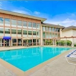 Comuneo Services - Clean Pool