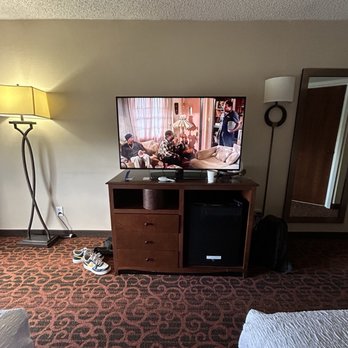 Hampton Inn Salt Lake City/Sandy - Tv was awful - Hotels Near Me - Sandy, Utah