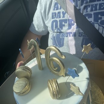 La Concha Bakery - When cake was picked up photo taken in there parking lot zoom in picture u can see it!! - Bakeries Near Me - Chula Vista, California La Concha Bakery - When cake was picked up photo taken in there parking lot zoom in picture u can see it!! - Bakeries Near Me - Chula Vista, California