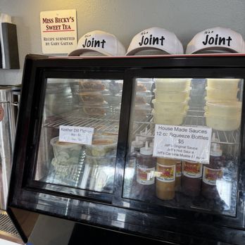 Jeff's Texas Style BBQ - Sauces & fridge with the banana pudding - Barbeque Near Me - Marysville, Washington Jeff's Texas Style BBQ - Sauces & fridge with the banana pudding - Barbeque Near Me - Marysville, Washington
