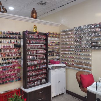 Famous Nails - Lots of colors to choose from - Nail Salons Near Me - Montclair, California