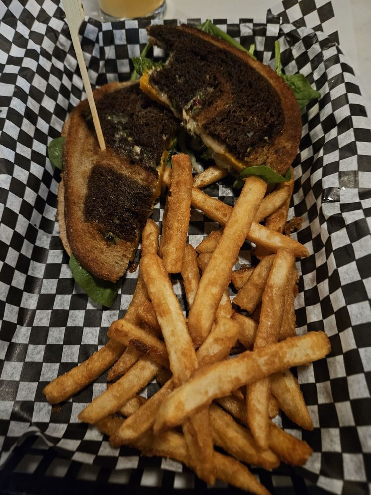 YELLOW SPRINGS BREWERY TAPROOM & KITCHEN 28 Photos & 22 Reviews