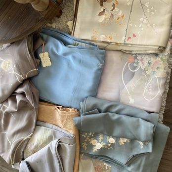 Kachou Kimono - A few of the Kimono I tried. - Clothing Rental Near Me - Tujunga, California Kachou Kimono - A few of the Kimono I tried. - Clothing Rental Near Me - Tujunga, California