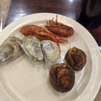 Pirate's Table Calabash Seafood Buffet - Hot seafood items - Seafood Near Me - Surfside Beach, South Carolina Pirate's Table Calabash Seafood Buffet - Hot seafood items - Seafood Near Me - Surfside Beach, South Carolina