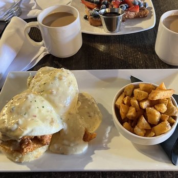Teaspoon - Country Chicken (Add 2 Over Soft Eggs) Crunch potatoes  Challah Vanilla Bean French Toast - Breakfast & Brunch Near Me - Tucson, Arizona