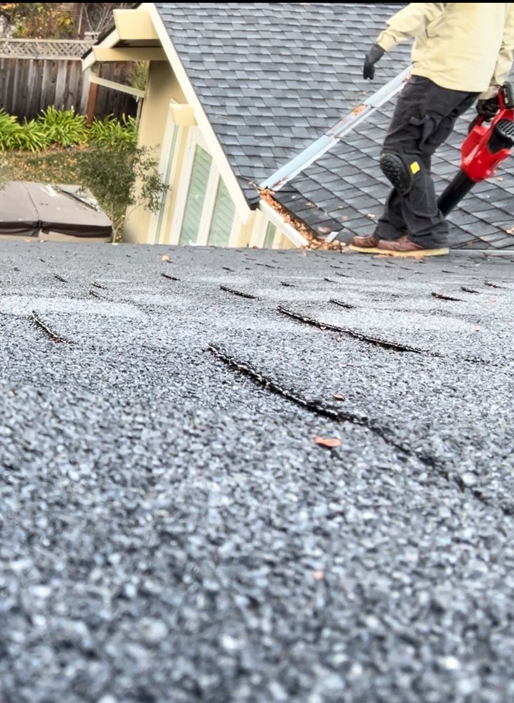 Slide of Skyline Gutter Protection 