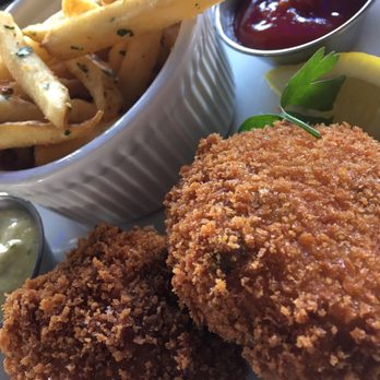 Firefly Grill - Panko crusted crab cakes and garlic fries - Steakhouses Near Me - Effingham, Illinois