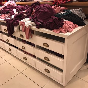 Victoria's Secret & PINK - Aside from the long lines as you come in to the store this is how it looks like. - Lingerie Near Me - Montebello, California Victoria's Secret & PINK - Aside from the long lines as you come in to the store this is how it looks like. - Lingerie Near Me - Montebello, California