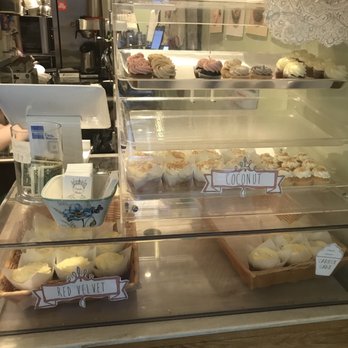Funny Face Bakery - Cupcakes Near Me - New York, New York