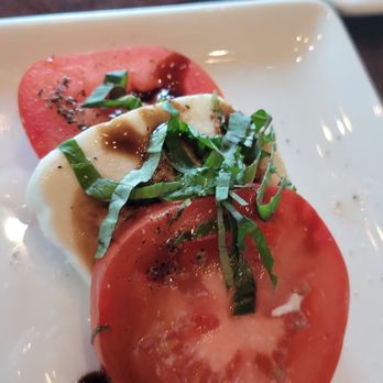 Ecco - caprice salad - Italian Near Me - Trumbull, Connecticut