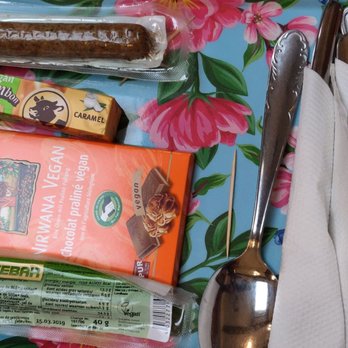 The Judgy Vegan - Snacks for the road. - Vegan Near Me - Brussels, BRU The Judgy Vegan - Snacks for the road. - Vegan Near Me - Brussels, BRU