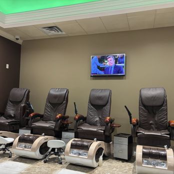 Vo's Nails - Pedicure chairs - Nail Salons Near Me - Memphis, Tennessee Vo's Nails - Pedicure chairs - Nail Salons Near Me - Memphis, Tennessee