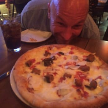 Pomo - Phoenix - He dug in - Pizza Near Me - Phoenix, Arizona Pomo - Phoenix - He dug in - Pizza Near Me - Phoenix, Arizona