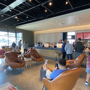 Starbucks - Coffee & Tea Near Me - Giddings, Texas