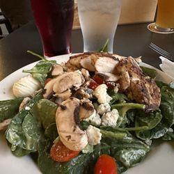 Woodshed Bar & Grill - Highlander salad plus chicken