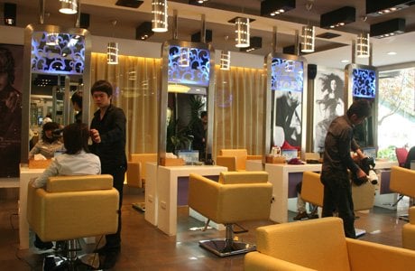 Montclaire Hair Salon Logo
