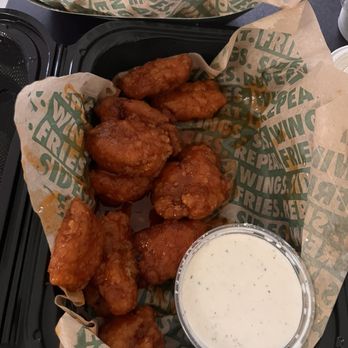 Wingstop - Chicken Wings Near Me - Los Angeles, California