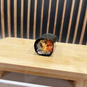 Temakase Hand Roll Bar - 2nd Ave - Spicy Tuna Roll - Sushi Bars Near Me - New York, New York Temakase Hand Roll Bar - 2nd Ave - Spicy Tuna Roll - Sushi Bars Near Me - New York, New York