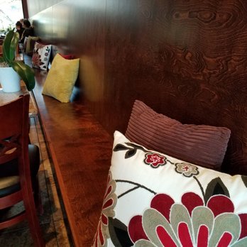 Yami Sushi & Teriyaki - Cute bench with decorative pillows - Japanese Near Me - Gresham, Oregon
