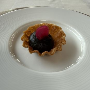 The Pointe Restaurant - Canadian (New) Near Me - Tofino, British Columbia