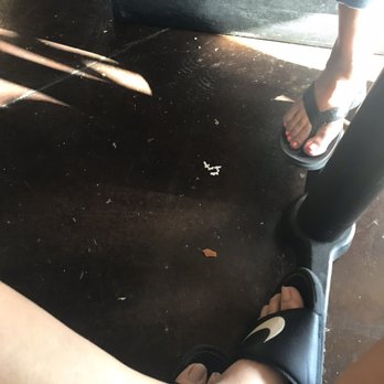 Palio's Pizza Cafe Grapevine - Food on floor - Pizza Near Me - Grapevine, Texas