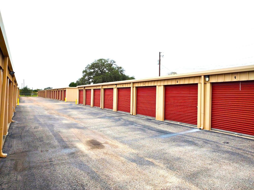 BEEVILLE STORAGE Updated September 2024 4101 N Saint Marys St