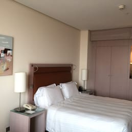 Another shot of comfy bed.  I was out like a light when my head hit that pillow.