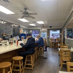 Әйелдер жасы үлкен, бірақ жастар сияқты