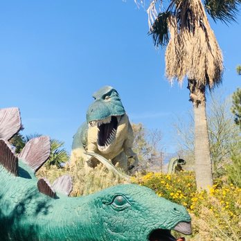 Cabazon Dinosaurs - Museums Near Me - Cabazon, California