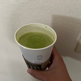 Ordered a venti green tea latte just to find my drink isn't filled n had hella foam