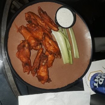 The Tipsy Oak - Buffalo wings - Gastropubs Near Me - Arlington, Texas
