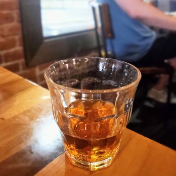 Fete - Michter's Single Barrel 10-Year Bourbon - New American Near Me - Honolulu, Hawaii Fete - Michter's Single Barrel 10-Year Bourbon - New American Near Me - Honolulu, Hawaii