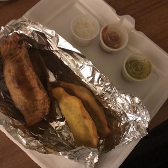 Mami's Empanadas - Mix the green and white sauce! - Latin American Near Me - Honolulu, Hawaii Mami's Empanadas - Mix the green and white sauce! - Latin American Near Me - Honolulu, Hawaii