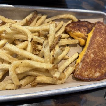 Hopdoddy Burger Bar - Kid's Grilled Cheese Meal - Burgers Near Me - San Antonio, Texas