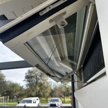 AC Window Cleaning - Window Washing Near Me