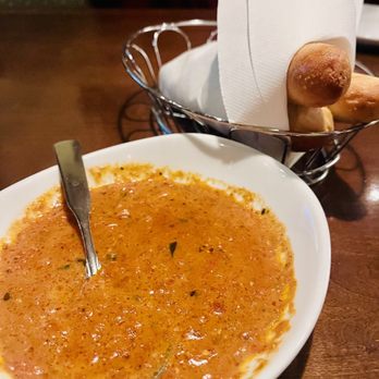 Olive Garden Italian Restaurant - Never Ending Dipping Sauces for Breadsticks - 5 cheese - Italian Near Me - Eugene, Oregon