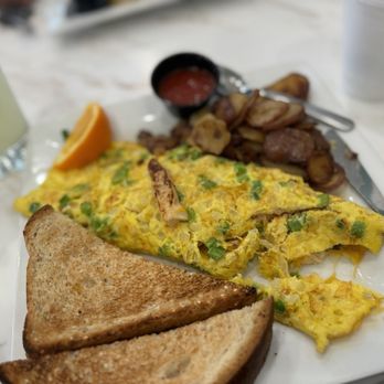 Keke's Breakfast Cafe - Fajita Omelet - Breakfast & Brunch Near Me - Hendersonville, Tennessee