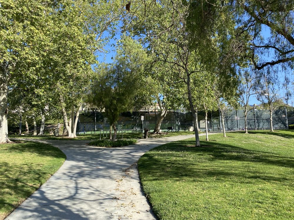 Arroyo Vista Park Logo