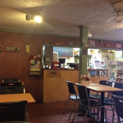 Smokin S Bar-B-Que - Small, quaint dining room.  The staff were friendly.  Several people came in and ordered take out while I was there.