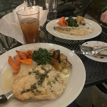 Osteria Grappolo - Chicken piccata, sole - Italian Near Me - Solvang, California Osteria Grappolo - Chicken piccata, sole - Italian Near Me - Solvang, California