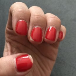 Poorly done gel manicure and polished. Chipped 3 days in. Poorly done gel manicure and polished. Chipped 3 days in.