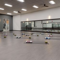 Onelife Fitness - Valley Mall