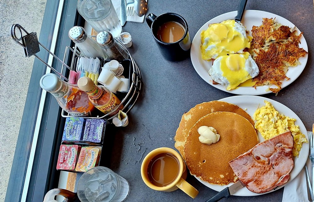 The Neighborhood Café