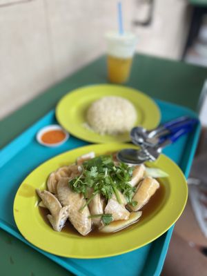 Tian Tian Hainanese Chicken Rice by null
