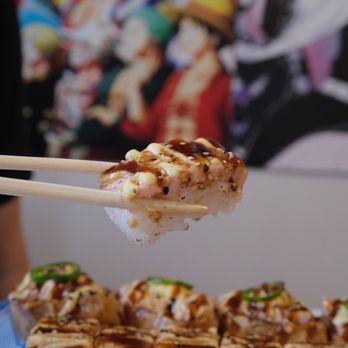 Cafe Mozaiko - Aburi salmon (Stohess District) - Japanese Near Me - Markham, Ontario
