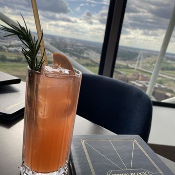 Crown Block - Zero-Proof Paloma 0.0 - Sushi Bars Near Me - Dallas, Texas