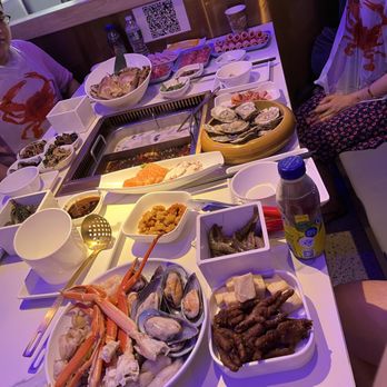 Chong Qing Wharf - Crystal crab, most of the seafood options, oysters, and various appetizers. - Hot Pot Near Me - Brooklyn, New York Chong Qing Wharf - Crystal crab, most of the seafood options, oysters, and various appetizers. - Hot Pot Near Me - Brooklyn, New York