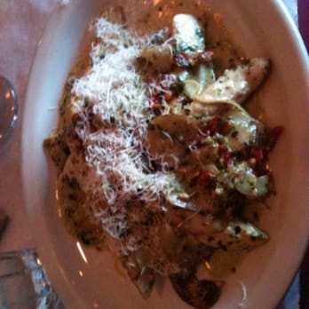 Clara's - Creamy Chicken Pesto - Italian Near Me - Woodridge, Illinois