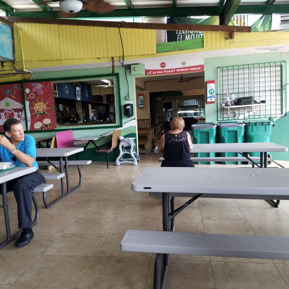 Lechonera El Mojito - Outdoor seating - Barbeque Near Me - Cayey, Puerto Rico